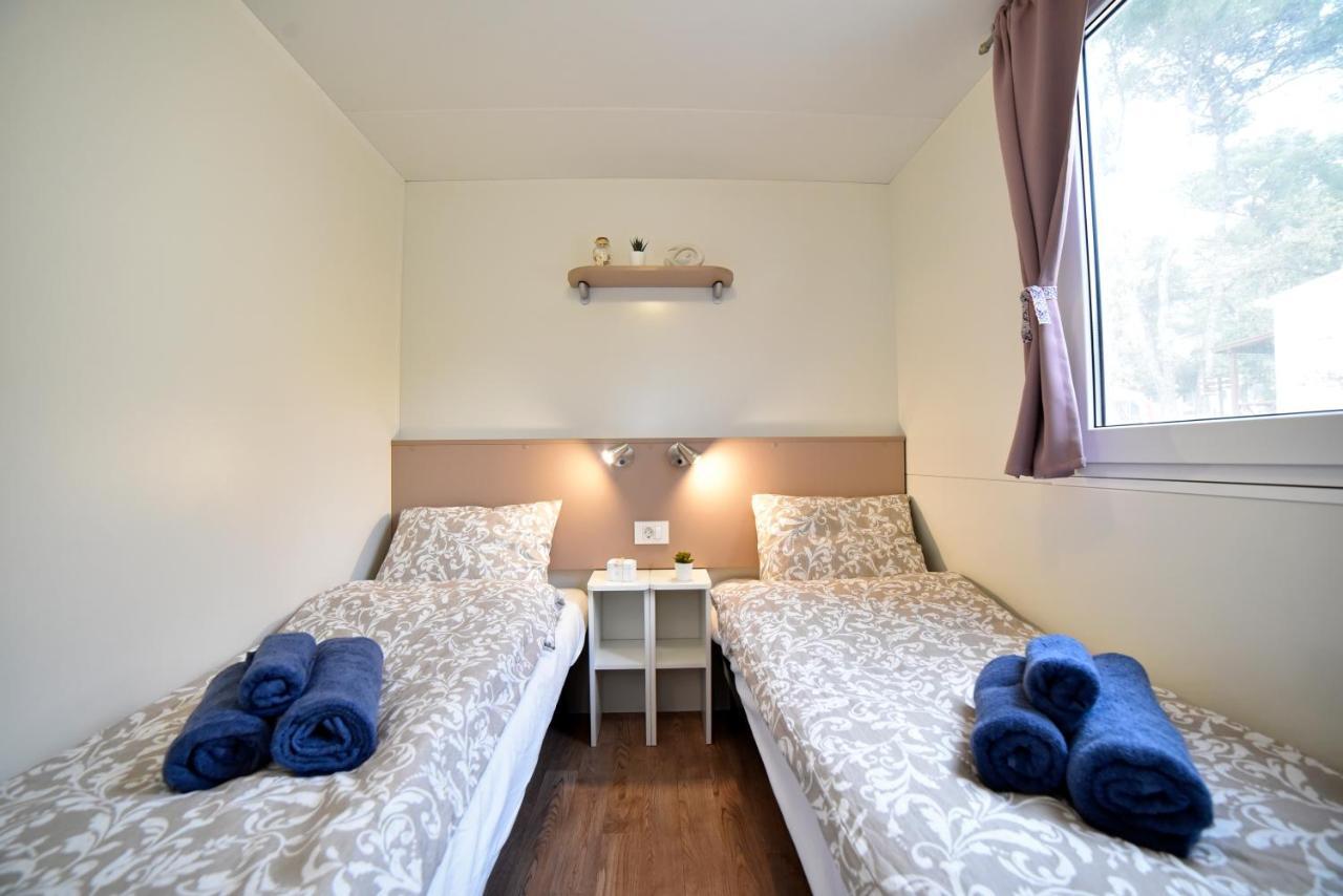 Mobile Home Posidonija Biograd Na Moru Esterno foto